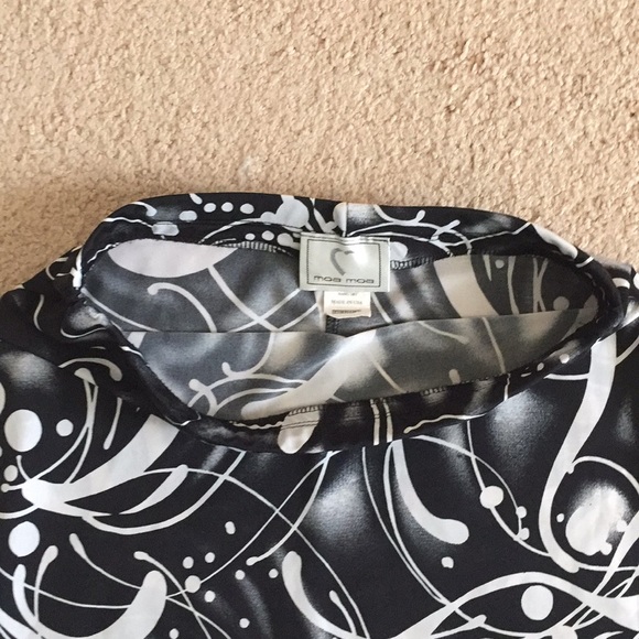 Black and White Skirt - Picture 2 of 9